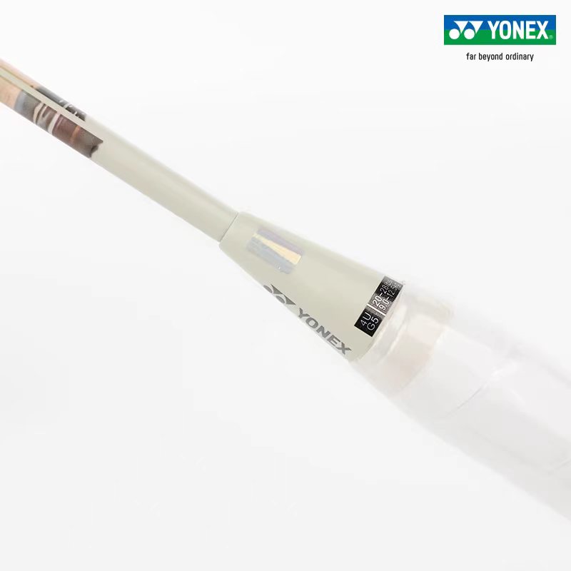 YONEX NF700 PLAY ARC7PLAY AX77 - Yonex Racket Carbon reseña y precio